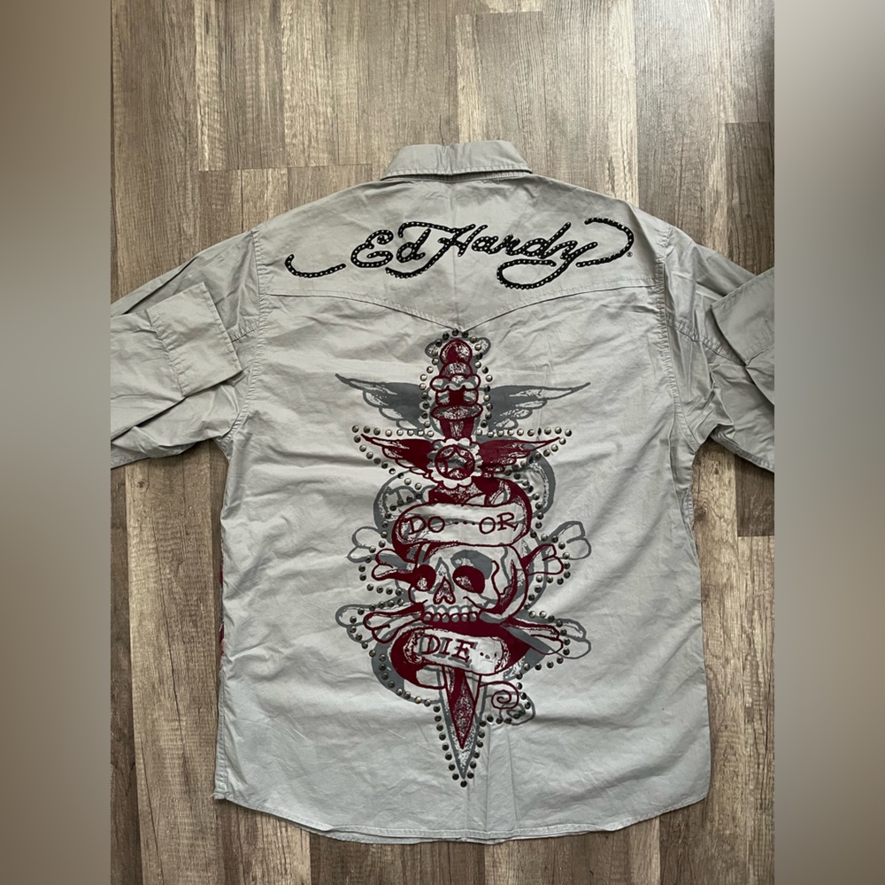 Y2K  Ed Hardy Gray Graphic Men's Shirt